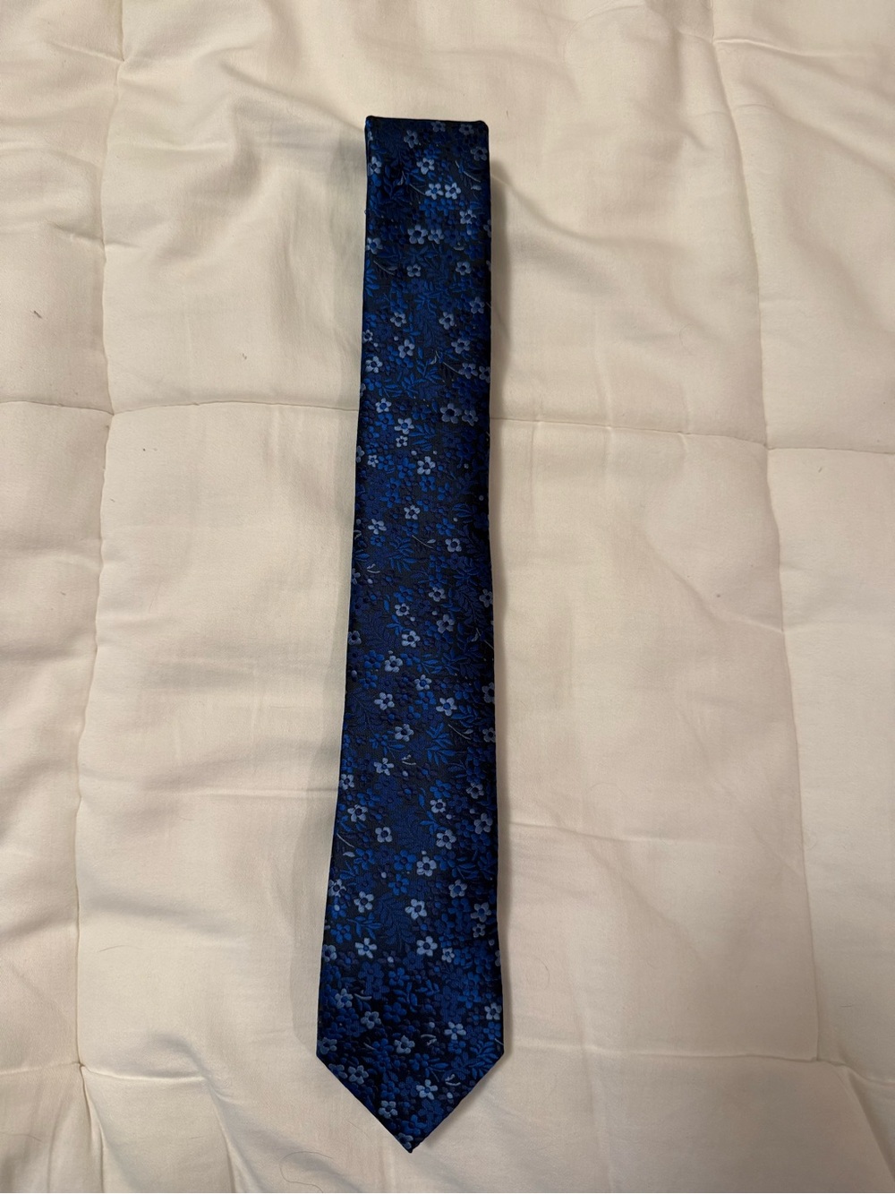 Egara Narrow Petite Floral Tie